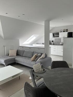 Foto - Moderne 3-Zimmer-Dachgeschosswohnung mit Balkon und Einbauküche