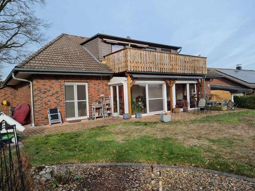 Foto - Ihr neues Familienglück:Helles Zweifamilienhaus mit Kamin& Garten