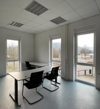 Foto - Helles 25 m² Privatbüro – ideal für konzentriertes Arbeiten