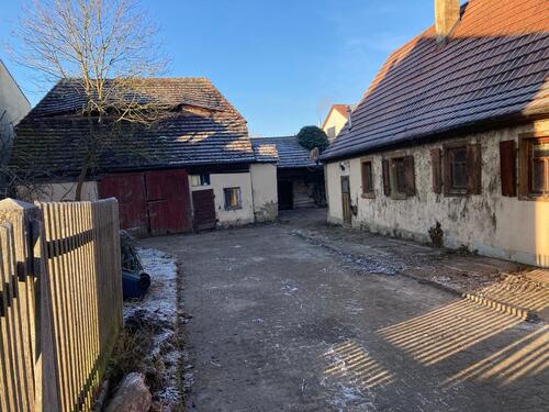 Foto - Pacht: Lagerräume in Scheune + Wohnhaus renovierungsbed.+Denkmal