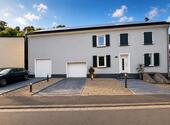 Foto - Mehrfamilienhaus mit Platz für Familie, Hobbys und Erfolg.