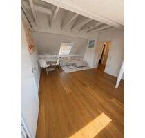 Helle 2-Zimmer-Loftwohnung mit Echtholzparkett - ohne Provision! - Köln Ehrenfeld