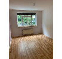 Helle 2-Zimmer-Wohnung mit Balkon im 1. OG in Neuss