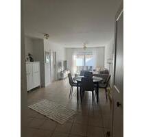 Moderne 2-Zimmer-Wohnung mit Balkon, Einbauküche und Stellplatz – Baujahr 2013 - Miltenberg