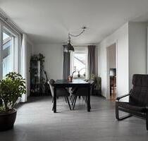 Exklusive Wohnung mit Garten, Werkstatt und 2 Stellplätze - Roßtal