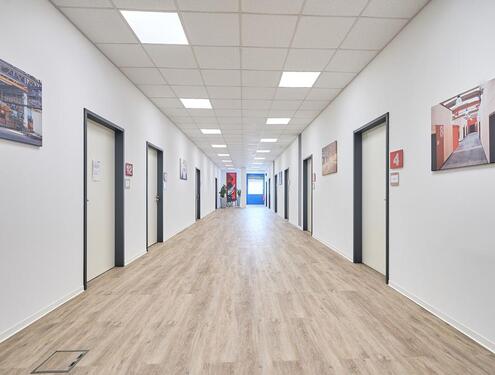 Foto - Bürofläche im 3. Stock – Modern & günstig mieten!*