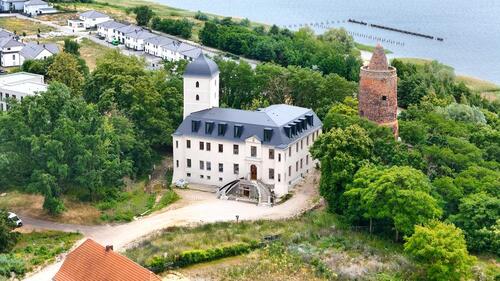 Foto - Residieren im Schloss Pouch – Eleganz auf 129 m² direkt am Großen Goitzschesee