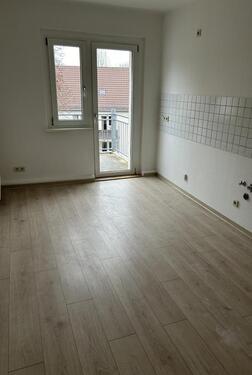 Foto - 1-Raum-Wohnung mit großem Balkon und Wohnküche!