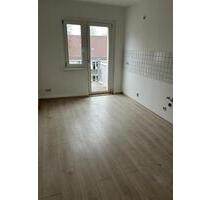 1-Raum-Wohnung mit großem Balkon und Wohnküche! - Naumburg (Saale)