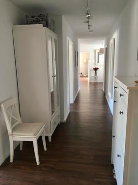 Foto - Provisionsfreie 3,5-Zi.-Wohnung mit 2 Balkonen und TG-Stellplatz.