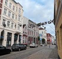 Gemütliche, frisch renovierte 2-Zimmer Altbauwohnung mit Erker - Flensburg Altstadt