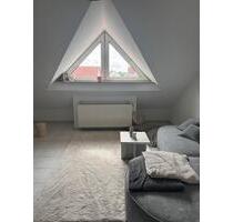 Schöne 2 Zimmer Dachgeschosswohnung in Mainz-Kastel - Wiesbaden