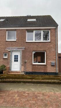 Foto - 5 - Zimmer Reiheneckhaus mit Garage und großzügigem Garten