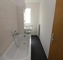 Pack die Badehose ein…helle 3-RW mit Wanne u. Balkon!!! - Freiberg