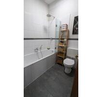 Schöne 3,5 Zimmer Wohnung mit riesigem Dachgeschoss und Garage - Schmölln