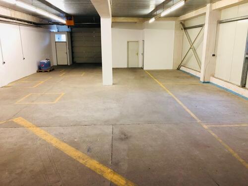 Foto - ebenerdige Hallenfläche für Autohandel # KFZ # Handwerk # Online