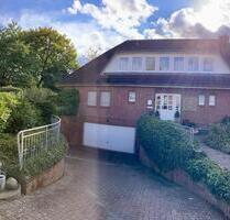 Großzüges Traumhaus in Reinfeld, schöner Garten, große Garage - Reinfeld (Holstein)