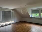 Foto - Schöne helle DG-Wohnung - 800,00&nbsp;EUR Kaltmiete, ca.&nbsp; 90,00&nbsp;m&sup2;