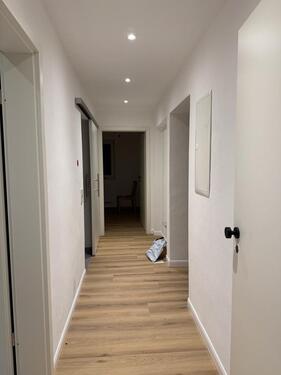 Foto - 'Moderne 4-Zimmer-Wohnung mit Balkon & Küche zu vermieten'