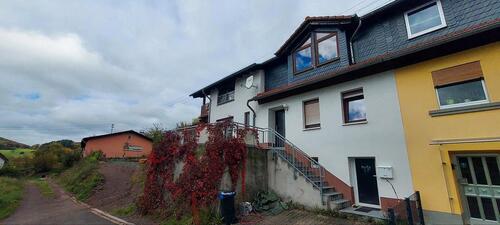 Foto - Einfamilienhaus mit großem Grundstück