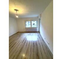 Traumhaft schöne komplett sanierte 3 Zimmer Wohnung mit Balkon in Duisburg zu vermieten