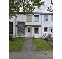 Schönes Reihenmittelhaus in 22453 Hamburg-Niendorf m. 100 m²