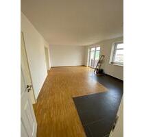 4 Raum Wohnung - 978,00 EUR Kaltmiete, ca.  103,00 m² in Halle (Saale) (PLZ: 06112) Büschdorf