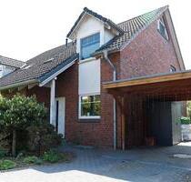 Doppelhaushälfte in der Märchensiedlung mit großem Platzangebot - Buchholz in der Nordheide