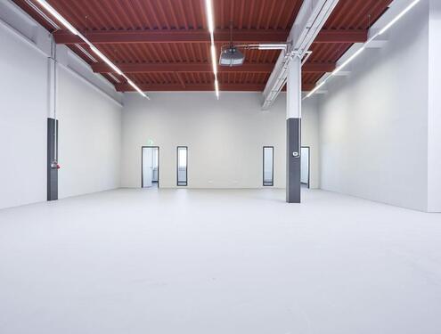 Foto - Sanierte Werkstattfläche mit modernem Büroanteil