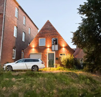 Attraktives Einfamilienhaus mit fünf Zimmern und EBK in Freiburg - Freiburg (Elbe)