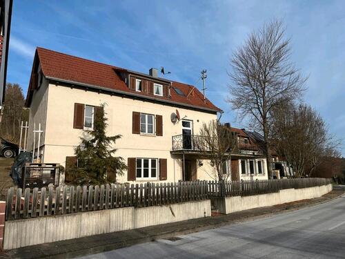 Foto - Charmantes 6-Zimmer-Haus mit Garten und Doppelgarage