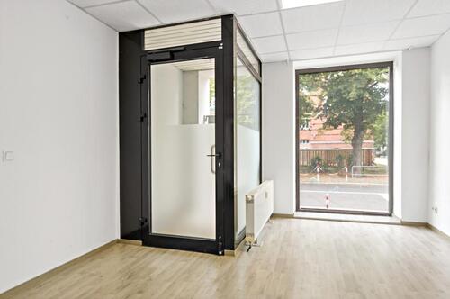 Foto - Gepflegte Laden-Büroeinheit in der Großen Deichstraße!