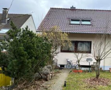 Foto - Doppelhaushälfte 200qm Wfl, 555qm Grdst, Garage, Hallenbad, Bj.73