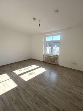 Foto - Große 2-Zimmer-Wohnung in zentraler Lage zu vermieten