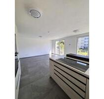 Sonnige, schöne 3-Zi.-Wohnung mit Balkon, Einbauküche uvm. in Sindelfingen – sofort bezugsfrei!