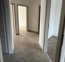 3 Zimmer Wohn,Küche,Bad mit Wanne u Dusche, Balkon, EG-HP, 679 € - Sünching