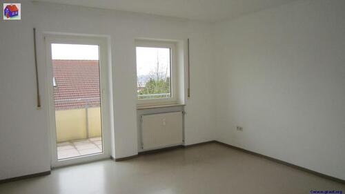 Foto - *** ATTRAKTIVE, 3 ZIMMER MIT BALKON UND GARTENANTEIL***