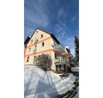 Gepflegte 4-Zimmer-Eigentumswohnung mit zwei Südbalkonen - Rödental