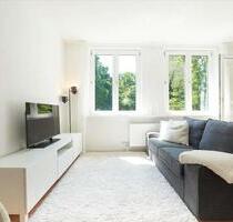 Helle & möblierte 2-Zimmer-Wohnung mit Balkon - Berlin Pankow