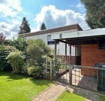 2 Wohnebenen, 2 Küchen & Garten – Einfamilienhaus in Rudow - Berlin Neukölln