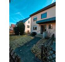 DHH mit Garage, 3 Stellplätze, Terrasse & Balkon - Leonberg