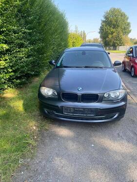 Foto - STELLPLATZ FÜR PKW,S oder, BULLI, S in GE-Bismarck