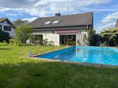 Foto - Ein- Zweifamilienhaus + Gewerbeeinheit + Pool - ländliche Lage