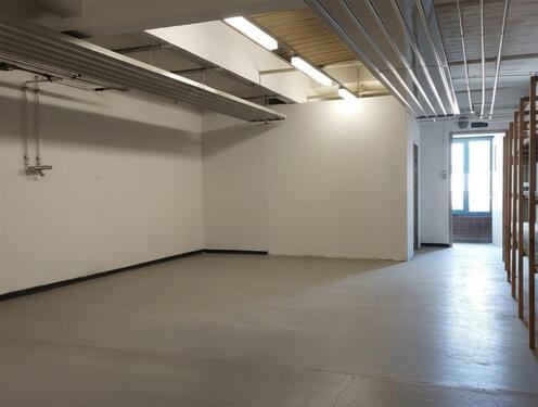 Foto - LAGERWERKSTATT MIT FLIESENBODEN – AB SOFORT FREI!