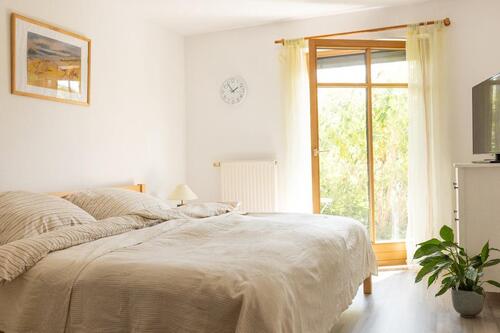 Foto - 3 Zi. Whg. mit Garten, Feldwies, 1400 Warm, befristet