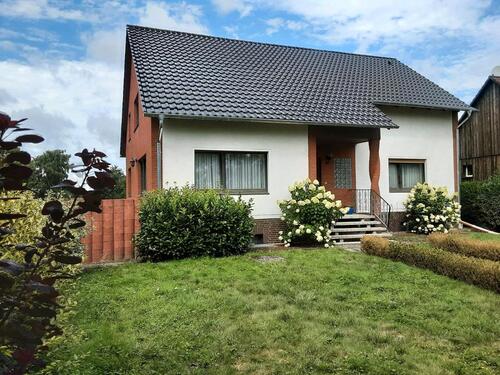 Foto - Einfamilienhaus mit Einliegerwohnung