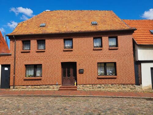 Foto - Einfamilienhaus an der Müritz - 220.000,00&nbsp;EUR Kaufpreis, ca.&nbsp; 180,00&nbsp;m&sup2;