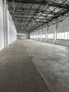 Foto - Lager- & Produktionshallen mit Rampennutzung – sofort verfügbar!