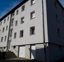 3 Zimmer Wohnung in gepflegtem Mehrfamilienhaus - Hof Neuhof