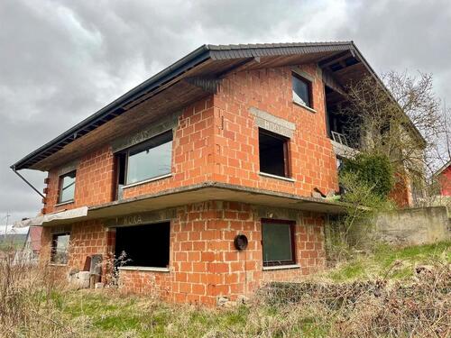 Foto - 36304 Alsfeld, Dreistöckiges Einfamilienhaus (Rohbau) in Alsfeld